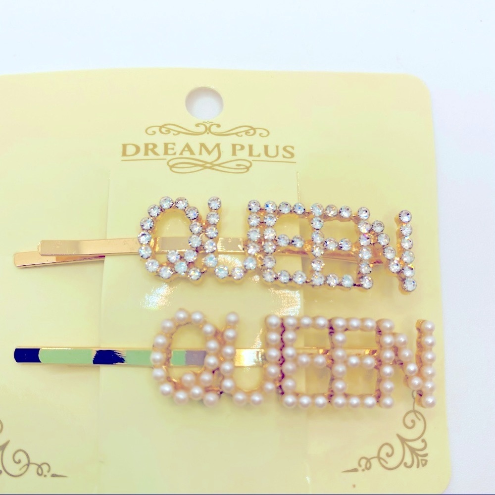 NWT Barrettes QUEEN in Crystals and Faux Pearls. Set of 2